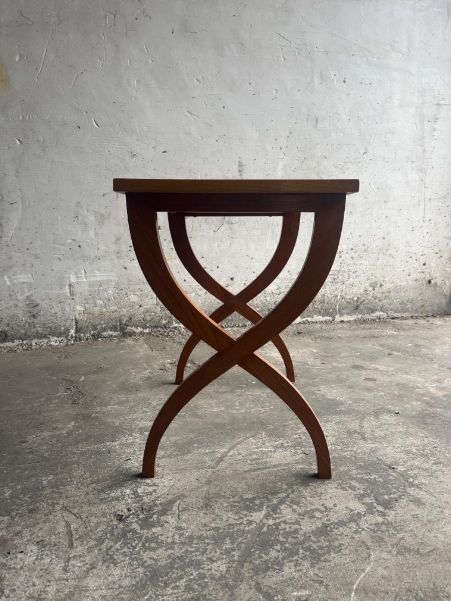 X-shaped leg side table